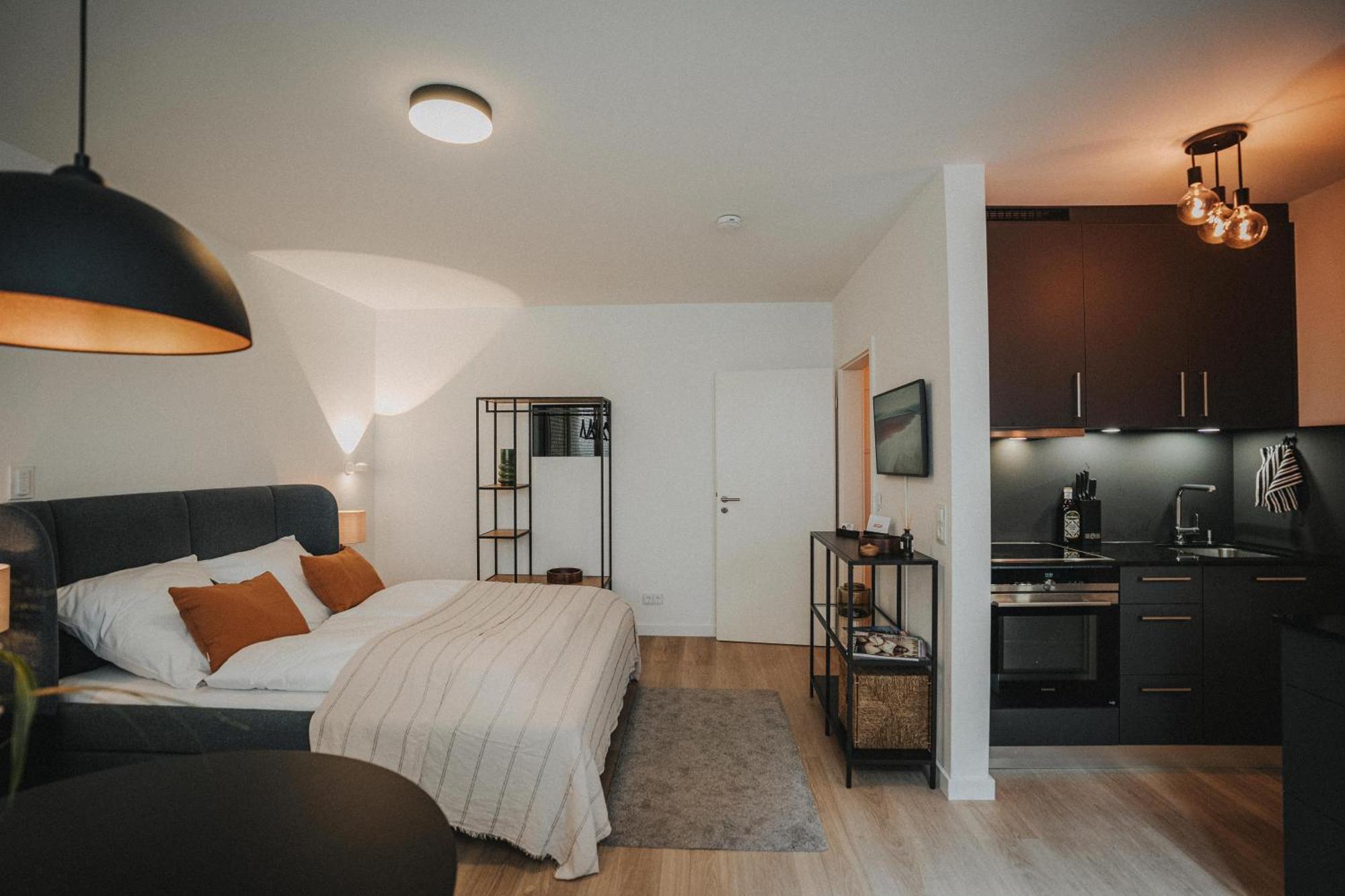 Downtown Apartment Mit Luxusbad Am Hafen Nur 5 Minuten Zu Fuss In Die Innenstadt Und Zum Bahnhof! Oldenburg Dış mekan fotoğraf