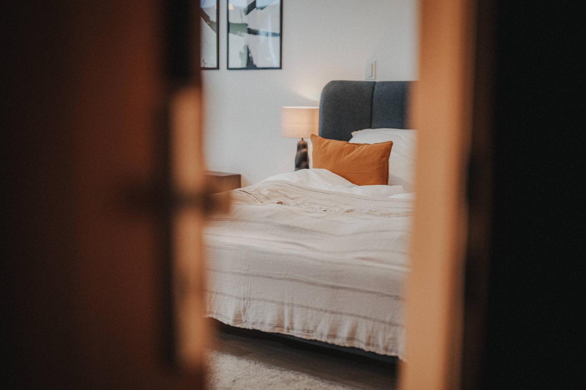 Downtown Apartment Mit Luxusbad Am Hafen Nur 5 Minuten Zu Fuss In Die Innenstadt Und Zum Bahnhof! Oldenburg Dış mekan fotoğraf