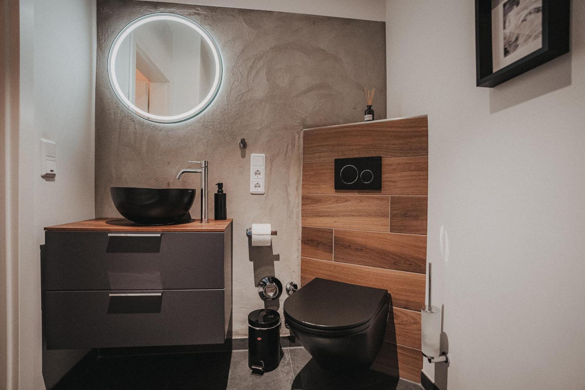 Downtown Apartment Mit Luxusbad Am Hafen Nur 5 Minuten Zu Fuss In Die Innenstadt Und Zum Bahnhof! Oldenburg Dış mekan fotoğraf